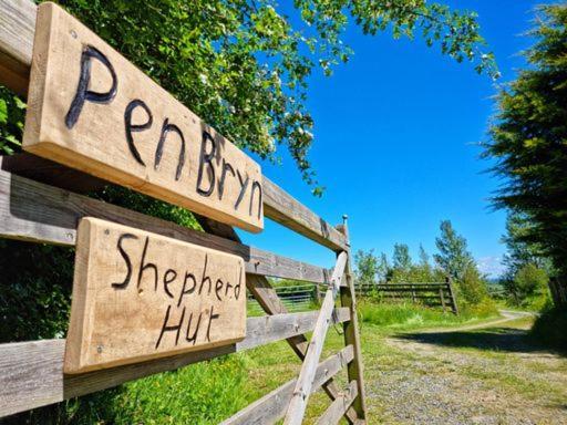 Pen Bryn Shepherd Hut Farm stay *